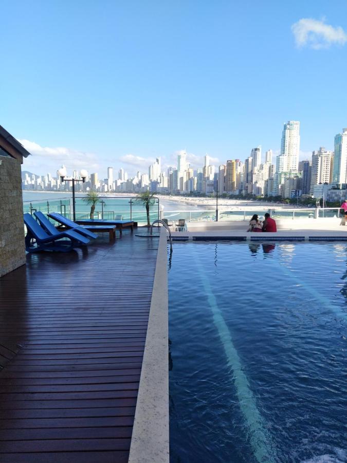 Apart um dormitório com piscina frente mar Apartamento Balneário Camboriú Exterior foto