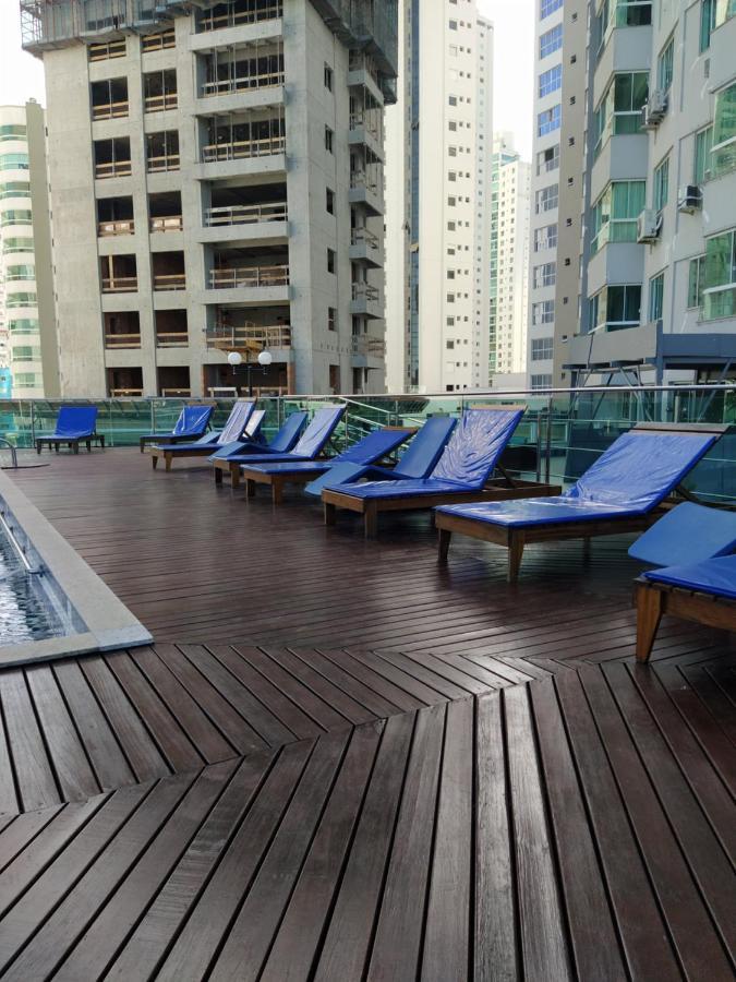 Apart um dormitório com piscina frente mar Apartamento Balneário Camboriú Exterior foto