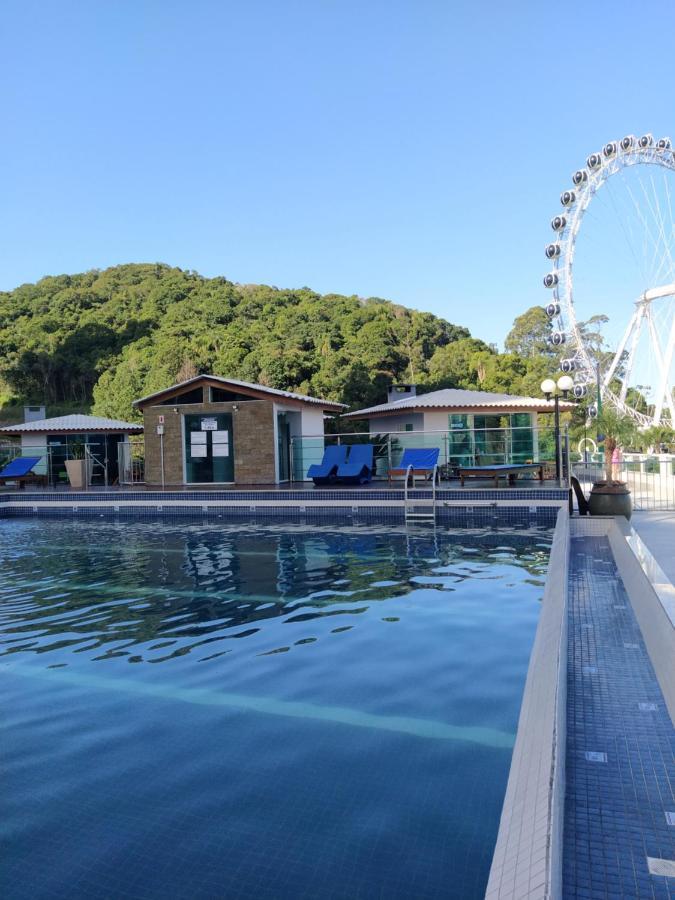 Apart um dormitório com piscina frente mar Apartamento Balneário Camboriú Exterior foto